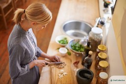 chef-cutting-ingredient-preparing-food-in-kitchen